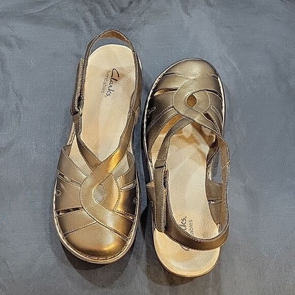 CLARKS BENDABLES WOMEN"S ADJUSTABLE BUCKLE CLOSURE SANDAL - Picture 4 of 16